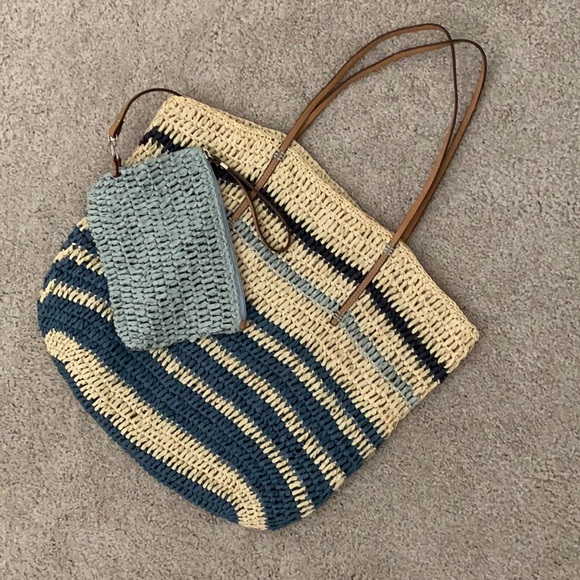 LOFT Straw Beach Bag With Pouch New Without Tag - Picture 2 of 10